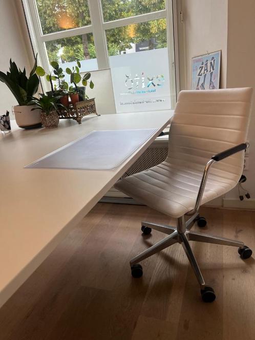 Nog 1 van 2 designbureaus Ringbureau Zen | Wit blad, Huis en Inrichting, Bureaus, Zo goed als nieuw, Bureau, In hoogte verstelbaar