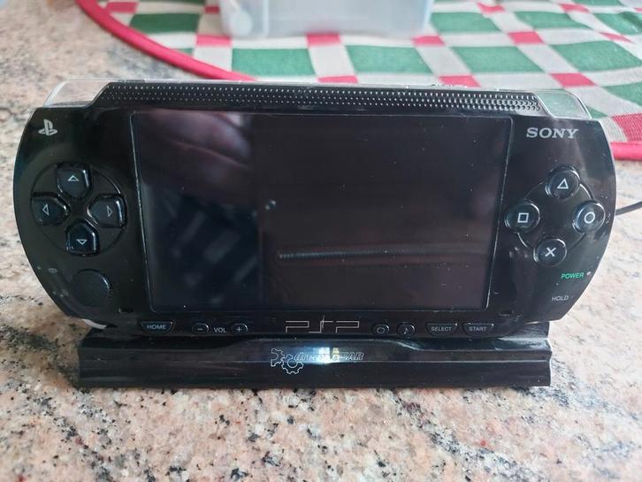 Sony PSP 1004 Mint Conditie + Accessoires, Films & Games, Spelcomputers en Games, Spelcomputers | Sony PSP, Zo goed als nieuw