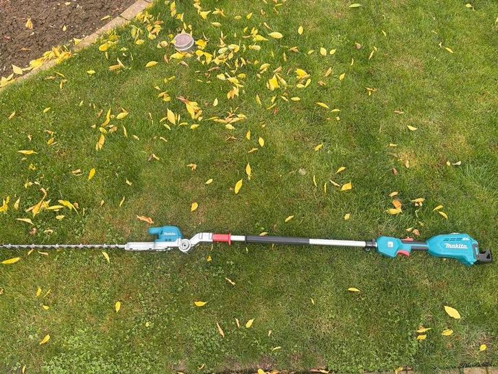 Makita DUN500WZ 18V Stokheggenschaar, Tuin en Terras, Heggenscharen, Zo goed als nieuw, Accu, Ophalen of Verzenden