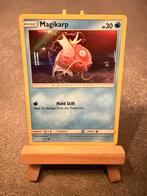 Magikarp holo 8/18 Pokémon Detective Pikachu, Ophalen of Verzenden, Zo goed als nieuw