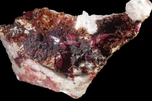 ROSELIET kristallen uit Marokko., Verzamelen, Mineralen en Fossielen, Mineraal, Ophalen of Verzenden