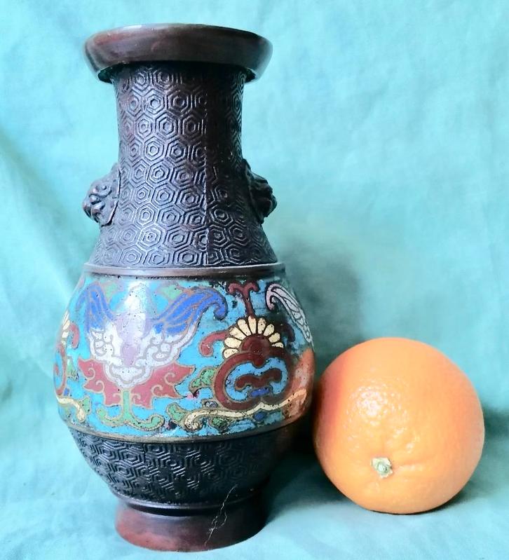 Japanse vaas brons met champleve emaille, Antiek en Kunst, Kunst | Niet-Westerse kunst, Ophalen of Verzenden