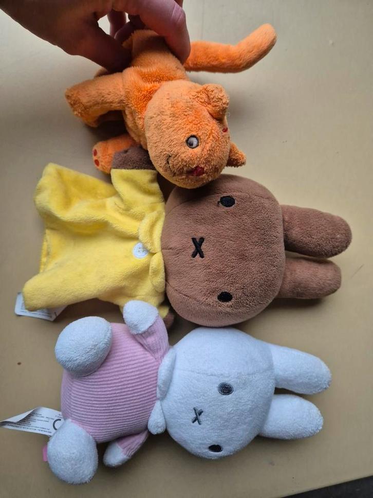 Knuffels: Nijntje handpop, Nijntje met bel, Dikkie Dik, Kinderen en Baby's, Speelgoed | Knuffels en Pluche, Gebruikt, Konijn, Ophalen of Verzenden