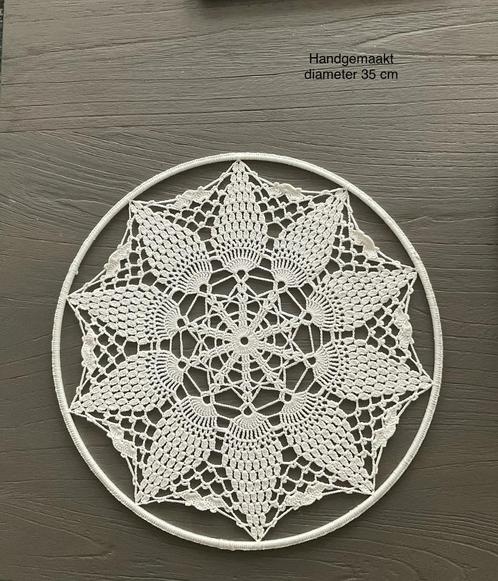 Leuke handgemaakte mandala met een diameter van 35 cm, Huis en Inrichting, Woonaccessoires | Wanddecoraties, Nieuw, Ophalen of Verzenden
