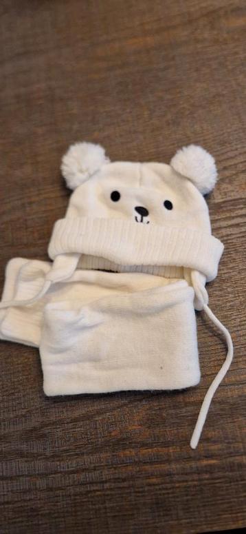 Wintermuts en sjaal. Leeftijd 1 tot 2 jaar. beschikbaar voor biedingen