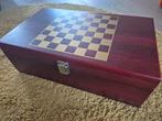 Chique houten schaakkoffer, geschenkdoos met fles rode wijn, Een of twee spelers, Ophalen of Verzenden, Zo goed als nieuw, Reisspel
