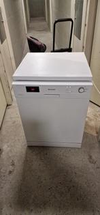 Vaatwasser sharp vrijstaande, Ophalen, Zo goed als nieuw