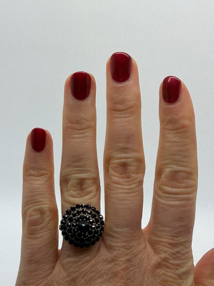 A709 Prachtige zilveren granaat ring goudkleur maat 17,75, Sieraden, Tassen en Uiterlijk, Antieke sieraden, Ring, Zilver, Met edelsteen