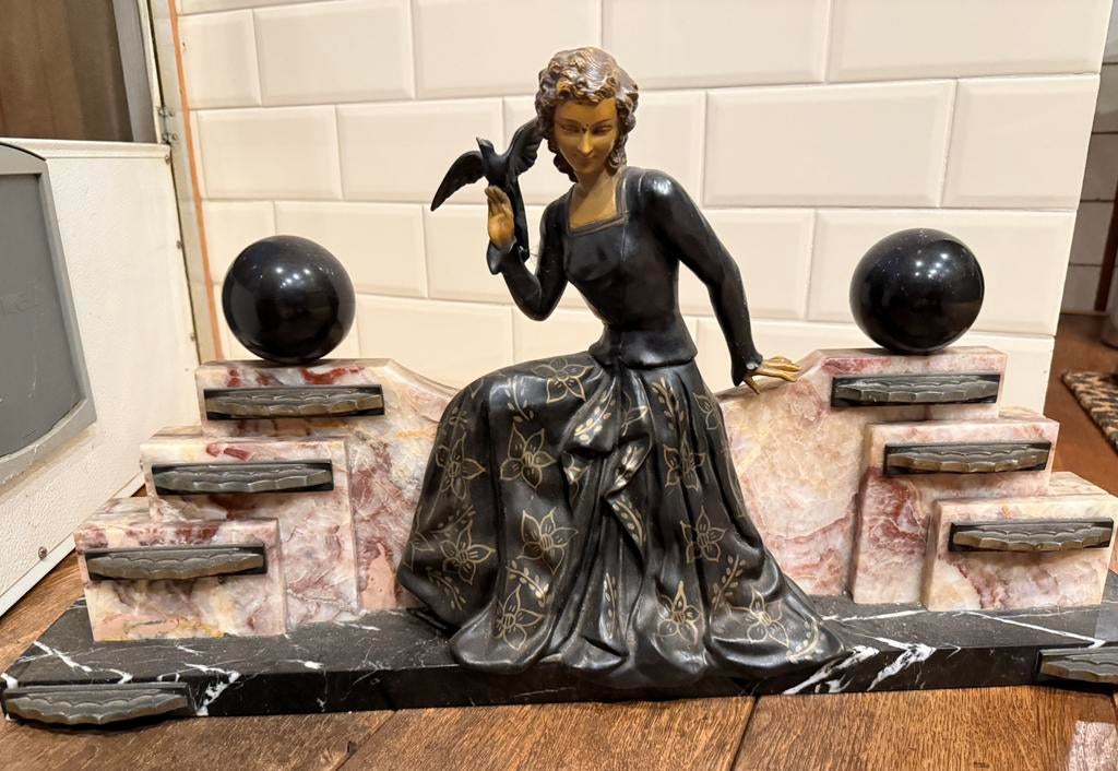 Art deco beeld, Ophalen