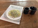 Microplane Spiraalsnijder + Kookboek - Zo Goed Als Nieuw, Ophalen of Verzenden, Zo goed als nieuw