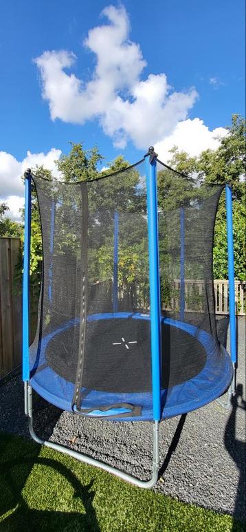 Trampoline met veiligheidsnet 240cm beschikbaar voor biedingen