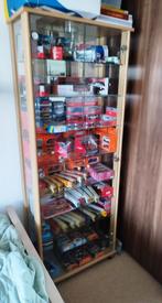 Modelauto's incl eiken vitrinekast, Hobby en Vrije tijd, Modelauto's | 1:43, Ophalen, Nieuw, Overige typen, Matchbox