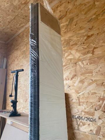 Keukenplinten - 3 stuks - 200cm x 16cm beschikbaar voor biedingen
