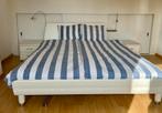 Tweepersoons bed met nachtkastjes en matrassen, Ophalen, Wit, Tweepersoons, Zo goed als nieuw