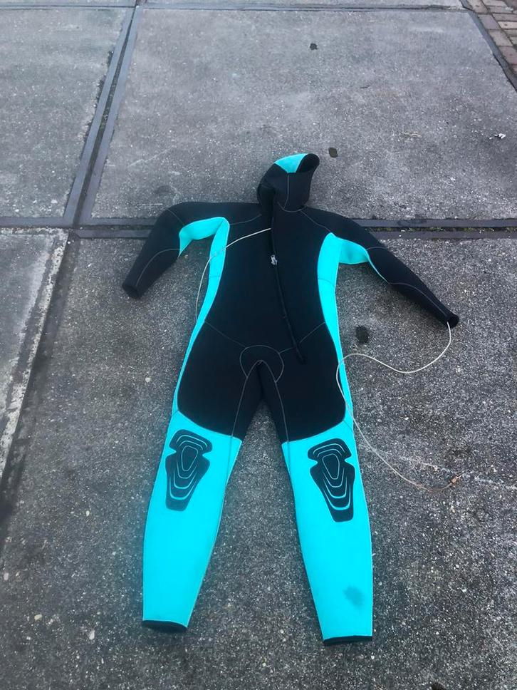 Full 7 mm hooded winter wetsuit. Mt XL, Watersport en Boten, Watersportkleding, Zo goed als nieuw, Wetsuit, Heer, Ophalen of Verzenden