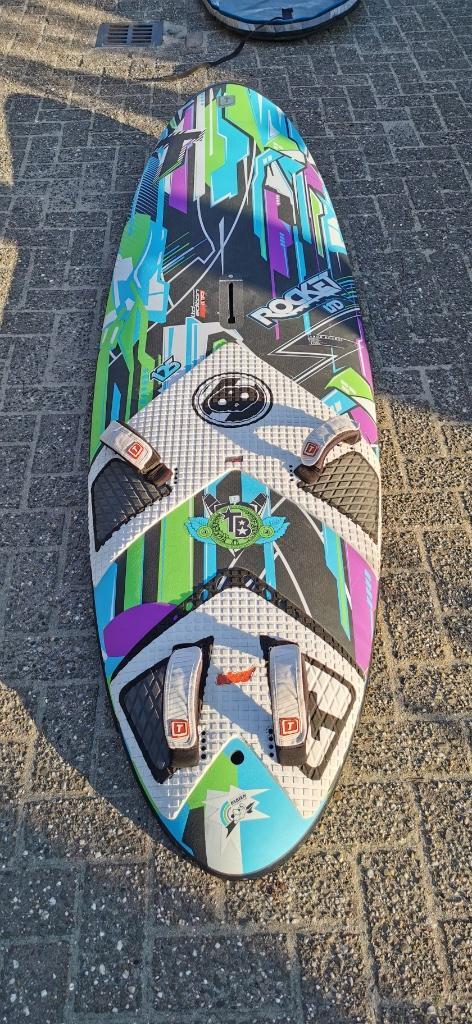 Tabou rocket 125l ltd editie 69cm zeer net + vin + boardbag, Watersport en Boten, Windsurfen, Zo goed als nieuw, Plank, Minder dan 250 cm