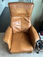Lederen sta-op/relax fauteuil, Huis en Inrichting, Fauteuils, Ophalen, Minder dan 75 cm, Leer, Zo goed als nieuw