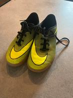 NIKE Zaalvoetbalschoenen Maat 37,5, Overige kleuren, Sportschoenen, Ophalen of Verzenden, Gedragen