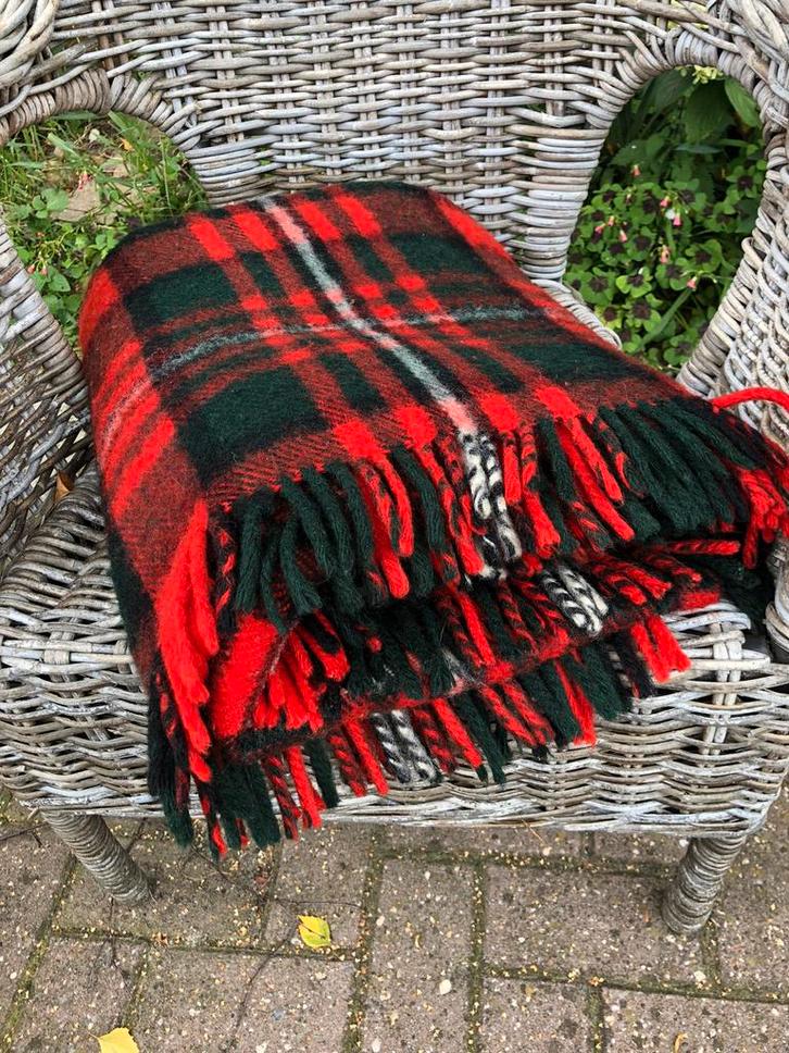 Prachtige rood/ groen  vintage wollen plaid/ picknick kleed, Huis en Inrichting, Woonaccessoires | Plaids en Woondekens, Zo goed als nieuw