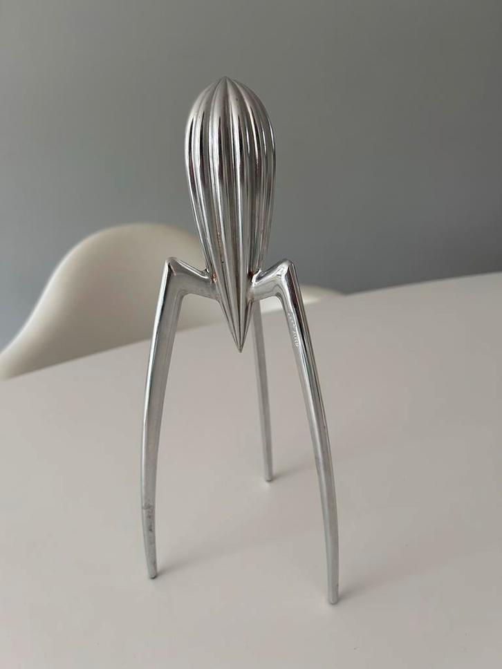 Alessi Juicy Salif Citruspers - Aluminium, Huis en Inrichting, Keuken | Keukenbenodigdheden, Zo goed als nieuw, Ophalen
