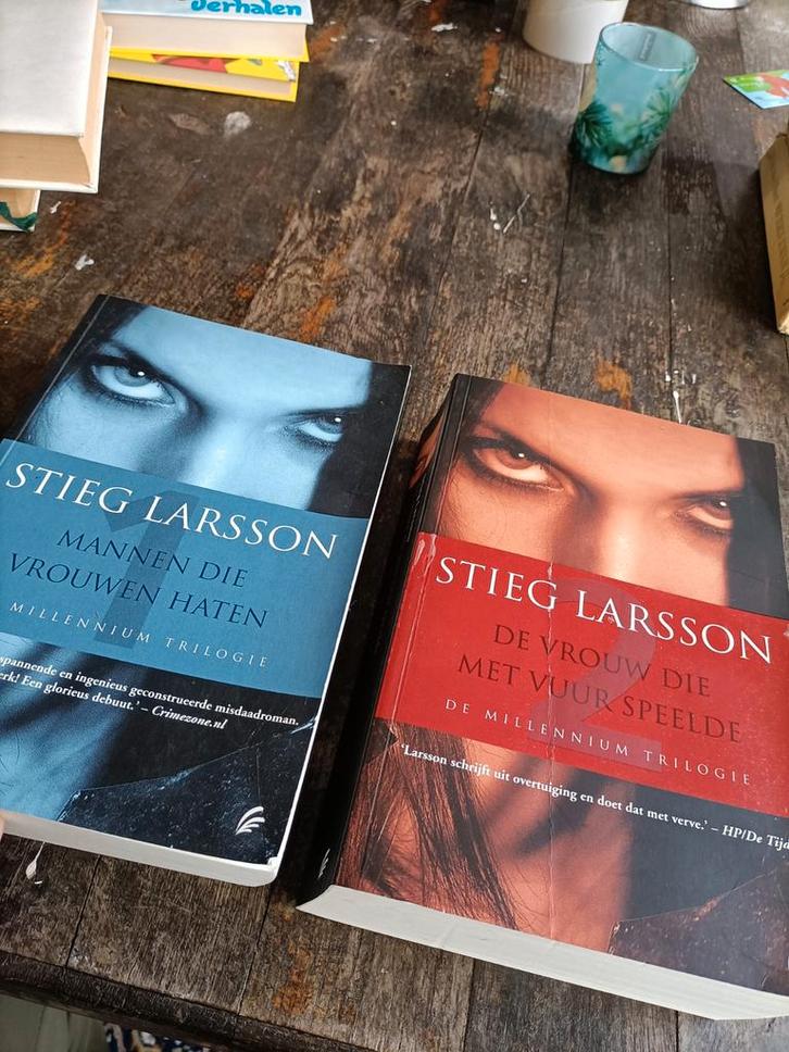 Stieg Larsson Millennium Trilogie - 2 Boeken, Boeken, Romans, Gelezen, Nederland, Ophalen of Verzenden