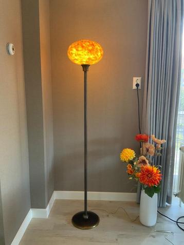 Jr 30 messing staande lamp met gevlekte opaline kap beschikbaar voor biedingen