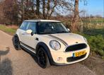 Mini 1.6 ONE 55KW 2012 Wit, Auto's, Voorwielaandrijving, Zwart, 4 cilinders, 4 stoelen