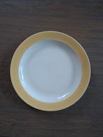 Vintage ontbijtbord Royal Maastricht gele rand nette staat., Gebruikt, Ophalen of Verzenden, Bord(en), Overige stijlen