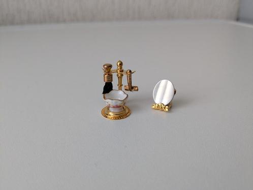Poppenhuis 4 delige scheer set, messing met porselein, Verzamelen, Poppenhuizen en Toebehoren, Zo goed als nieuw, Poppenhuis, Ophalen of Verzenden