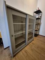 Vitrinekast Hauga Grijs (IKEA), Huis en Inrichting, Kasten | Vitrinekasten, Ophalen, Zo goed als nieuw, 25 tot 50 cm, Minder dan 100 cm