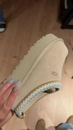 UGG Tazz Sand 36, Beige, Nieuw, Ophalen of Verzenden, Pantoffels of Sloffen