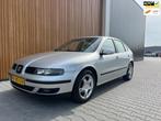 Seat Leon 1.6-16V SPORT + 5DRS + AIRCO + LMV, Voorwielaandrijving, Stof, Gebruikt, 4 cilinders