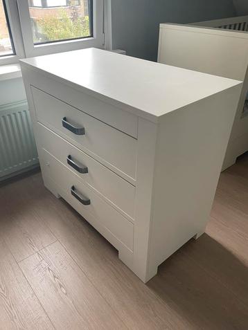 Kidsmill Brent, Commode
