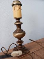 vintage  zware koperen voet  van tafellamp   71 jaar oud, Huis en Inrichting, Lampen | Tafellampen, Ophalen of Verzenden, Gebruikt