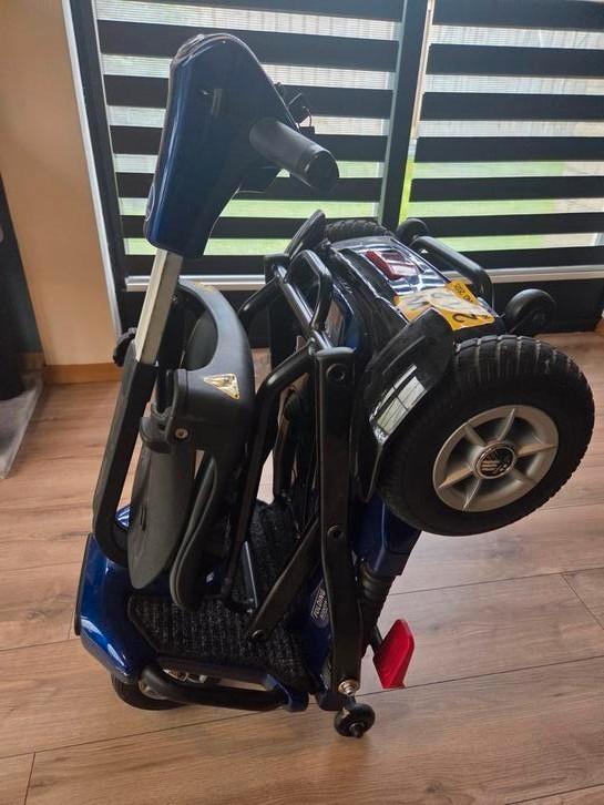 Opvouwbare (6 seconden)scootmobiel, Diversen, Brommobielen en Scootmobielen, Zo goed als nieuw, Vermeiren, 15 km of minder, 10 km/u of minder