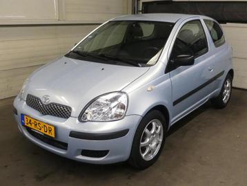 Toyota Yaris 1.0 VVT-i Idols - Airco - Lichtmetalen velgen - beschikbaar voor biedingen
