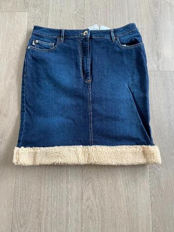LOVE MOSCHINO rok NIEUW maat 42 DQ beschikbaar voor biedingen