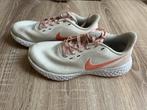 Nike revolution 5 renschoenen wit met roze, Ophalen of Verzenden, Zo goed als nieuw, Hardlopen, Hardloopschoenen