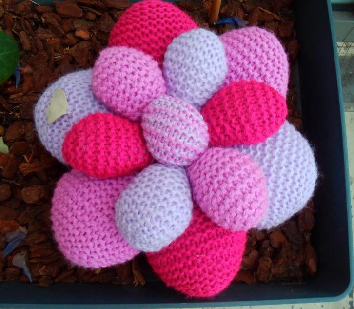 Uitverkoop! Paarse sierkussen gebreid 28 bij 13 cm, Hobby en Vrije tijd, Breien en Haken, Nieuw, Breien, Overige typen, Ophalen of Verzenden