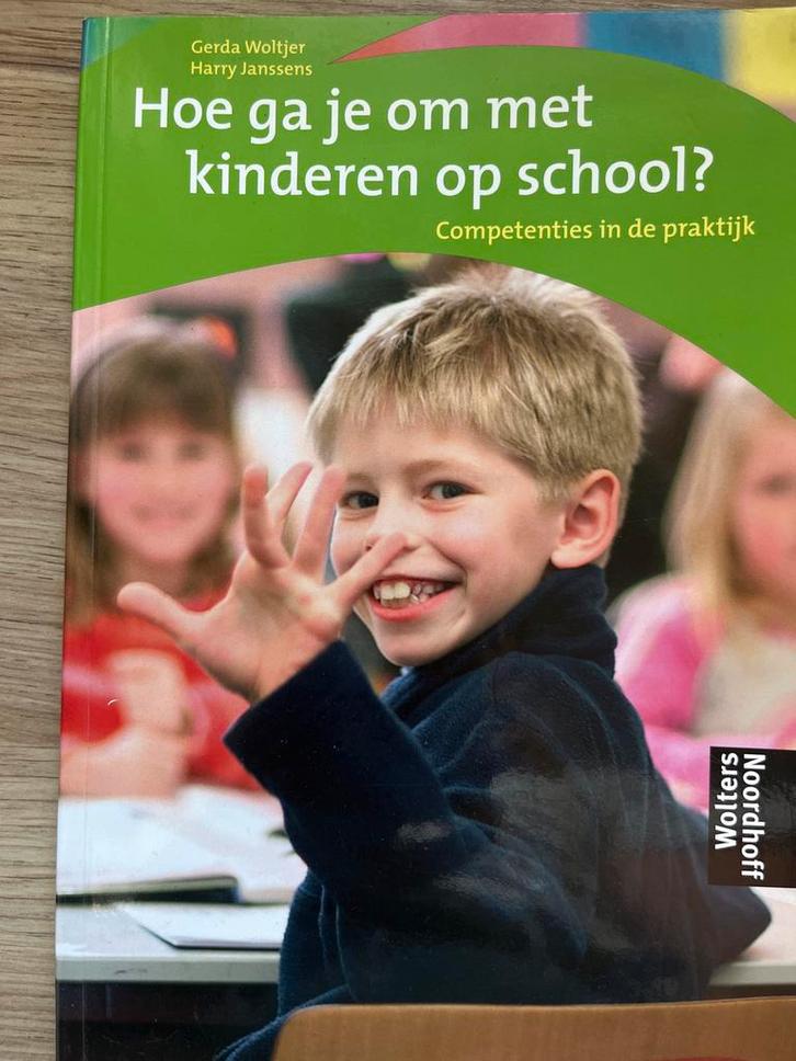 Hoe ga je om met kinderen op school?, Boeken, Schoolboeken, Zo goed als nieuw, Overige vakken, Overige niveaus, Ophalen of Verzenden