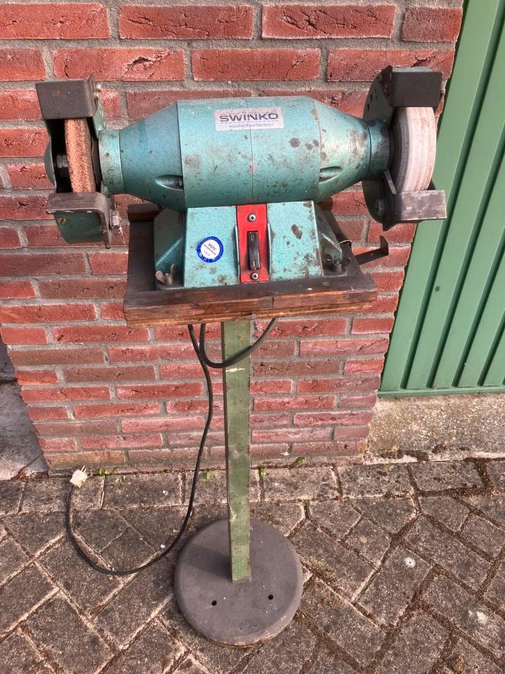 SWINKO SLIJPSTEEN WERKBANKSLIJPMACHINEo, Doe-het-zelf en Verbouw, Gereedschap | Slijpmachines, Gebruikt, Werkbankslijpmachine