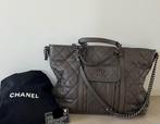 Originele Chanel maxi tas - grijs leer ZGAN, Shopper, Grijs, Ophalen of Verzenden, Zo goed als nieuw
