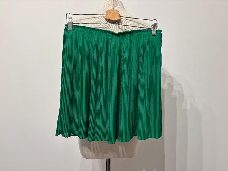 SAMSØE & SAMSØE Groene Plissé Rok - Maat M, Kleding | Dames, Rokken, Zo goed als nieuw, Maat 38/40 (M), Groen, Boven de knie, Verzenden
