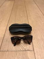 Vogue Zonnebril met koker en doekje, Sieraden, Tassen en Uiterlijk, Zonnebrillen en Brillen | Dames, Overige merken, Gebruikt