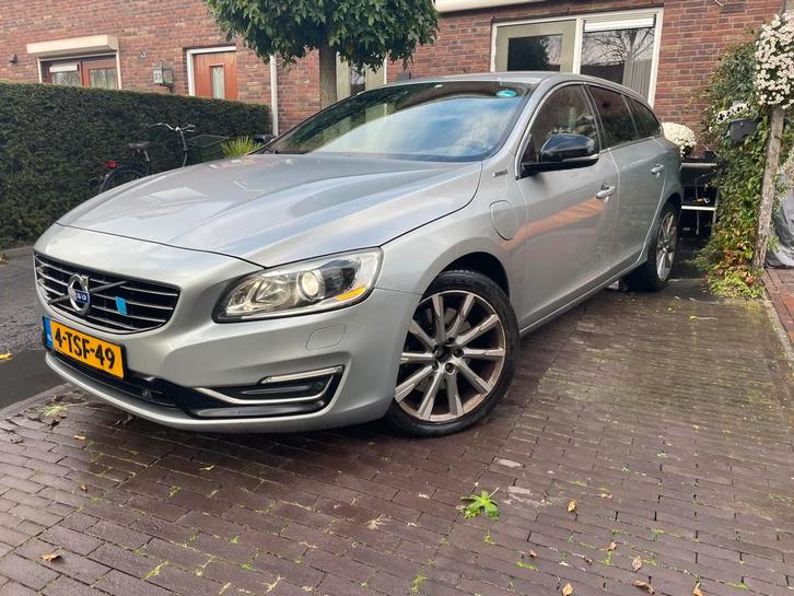 Volvo V60 D6 305 PK SUMMUM  Plug-in Hybrid 2014 Grijs, Auto's, Volvo, Particulier, V60, 4x4, ABS, Adaptieve lichten, Airbags, Airconditioning