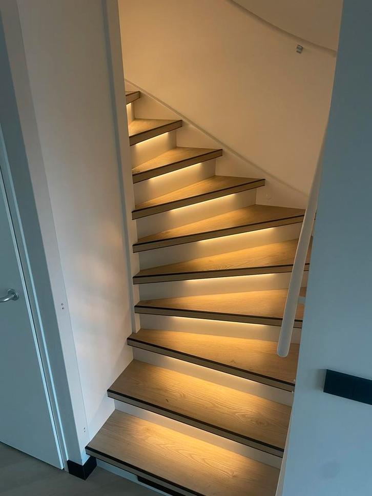 TRAPRENOVATIE PVC TIJDELIJKE ACTIE!!, Doe-het-zelf en Verbouw, Ladders en Trappen, Zo goed als nieuw, 2 tot 4 meter, Ophalen