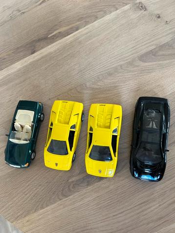 Maisto 1:40. 1 bmw , 1 Mercedes Benz en 2 Lamborghinis beschikbaar voor biedingen
