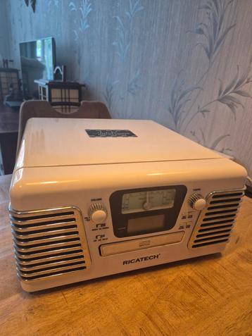 Retro Radio CD Platenspeler Ricatach beschikbaar voor biedingen