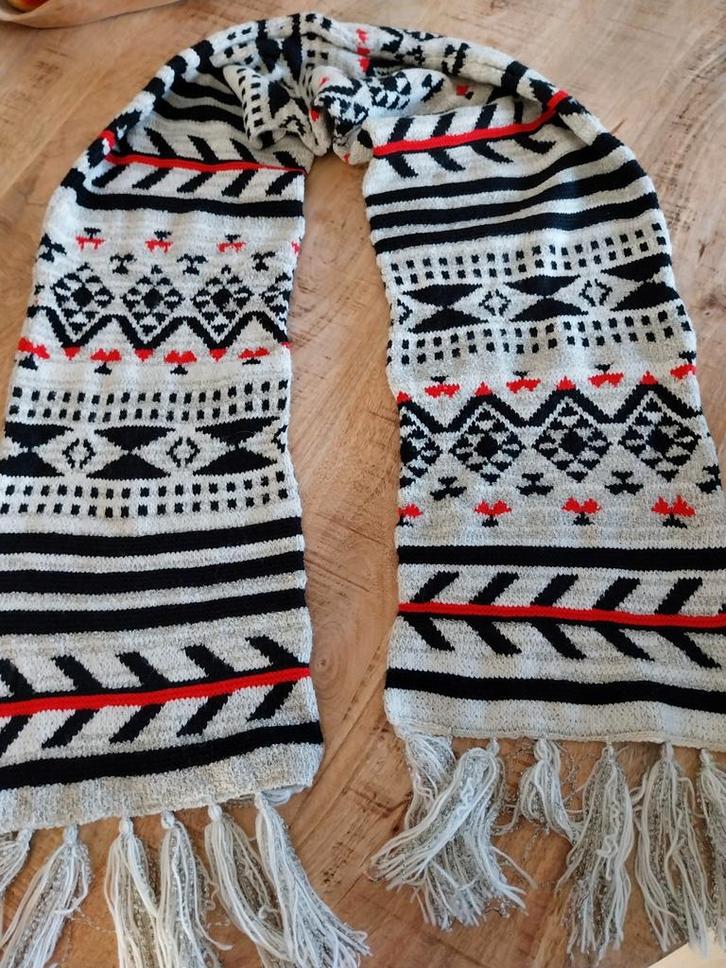 Nieuwe wollen sjaal - dubbel geweven, Kleding | Dames, Mutsen, Sjaals en Handschoenen, Nieuw, Sjaal, Ophalen of Verzenden