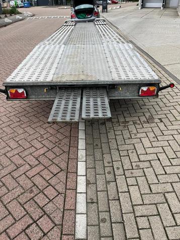 Grote autoambulance nieuwstaat !!!  beschikbaar voor biedingen